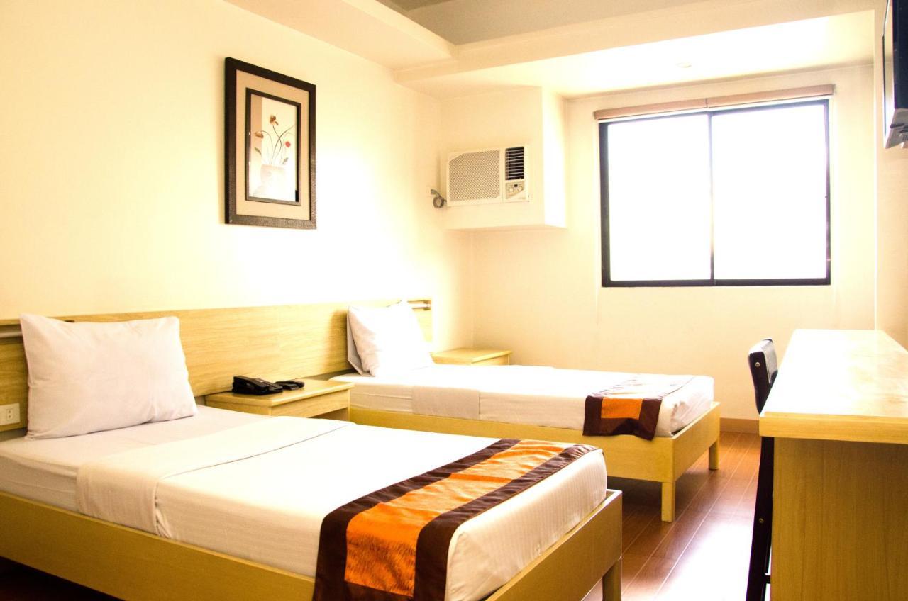 M Suites Hotel Makati City Eksteriør bilde