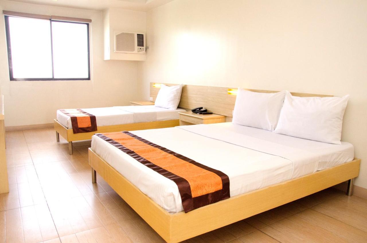 M Suites Hotel Makati City Eksteriør bilde