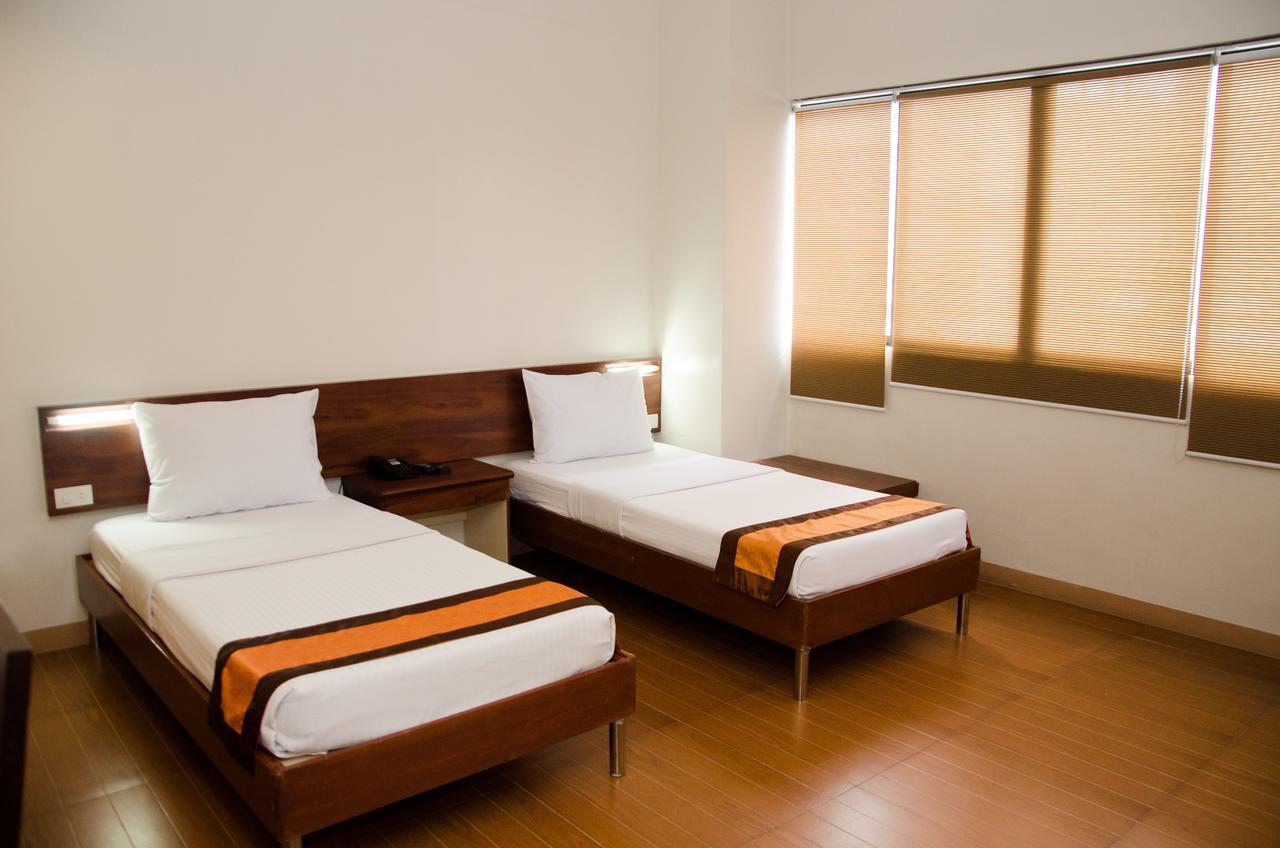M Suites Hotel Makati City Eksteriør bilde