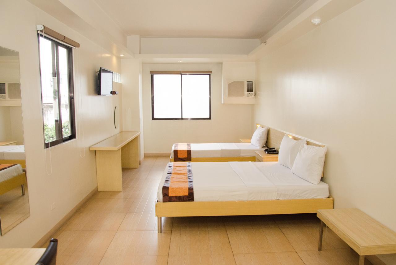 M Suites Hotel Makati City Eksteriør bilde