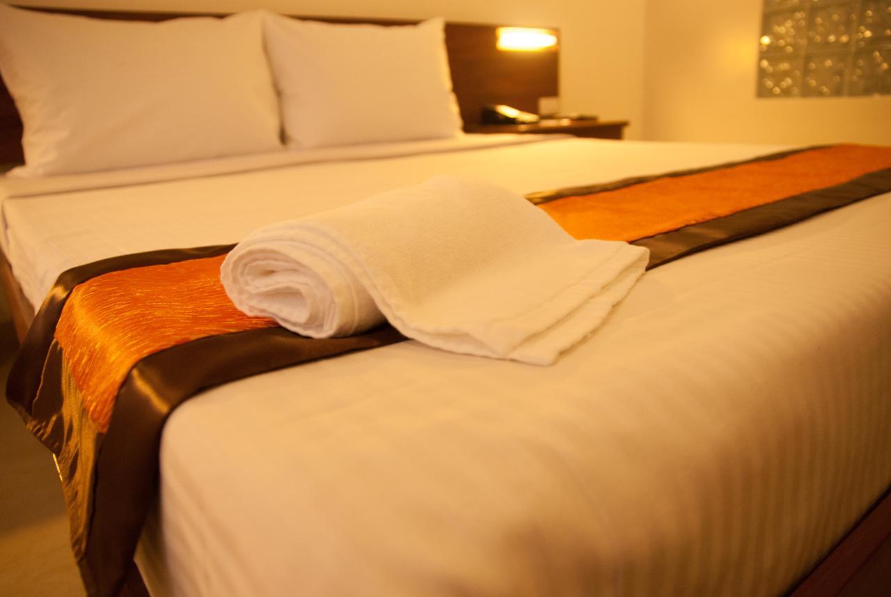M Suites Hotel Makati City Eksteriør bilde