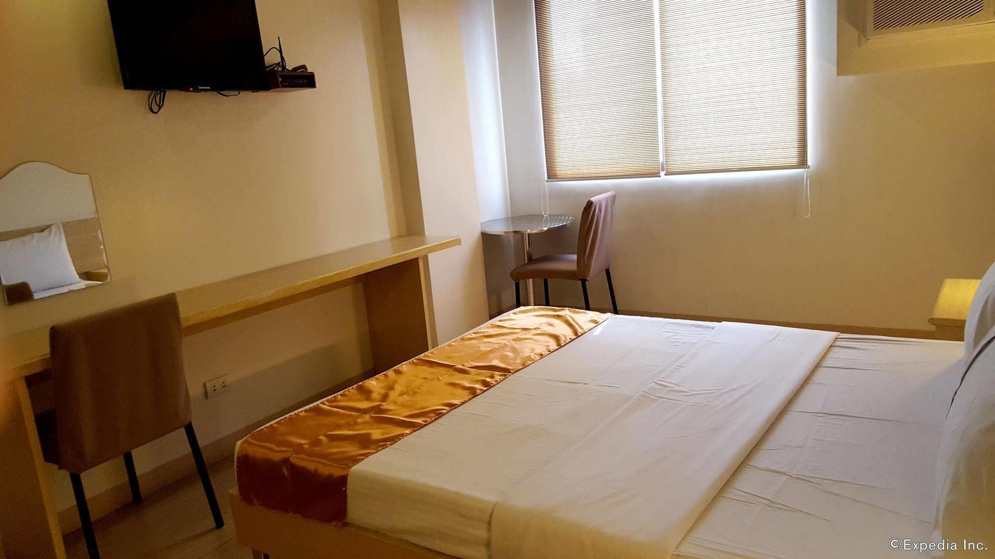 M Suites Hotel Makati City Eksteriør bilde