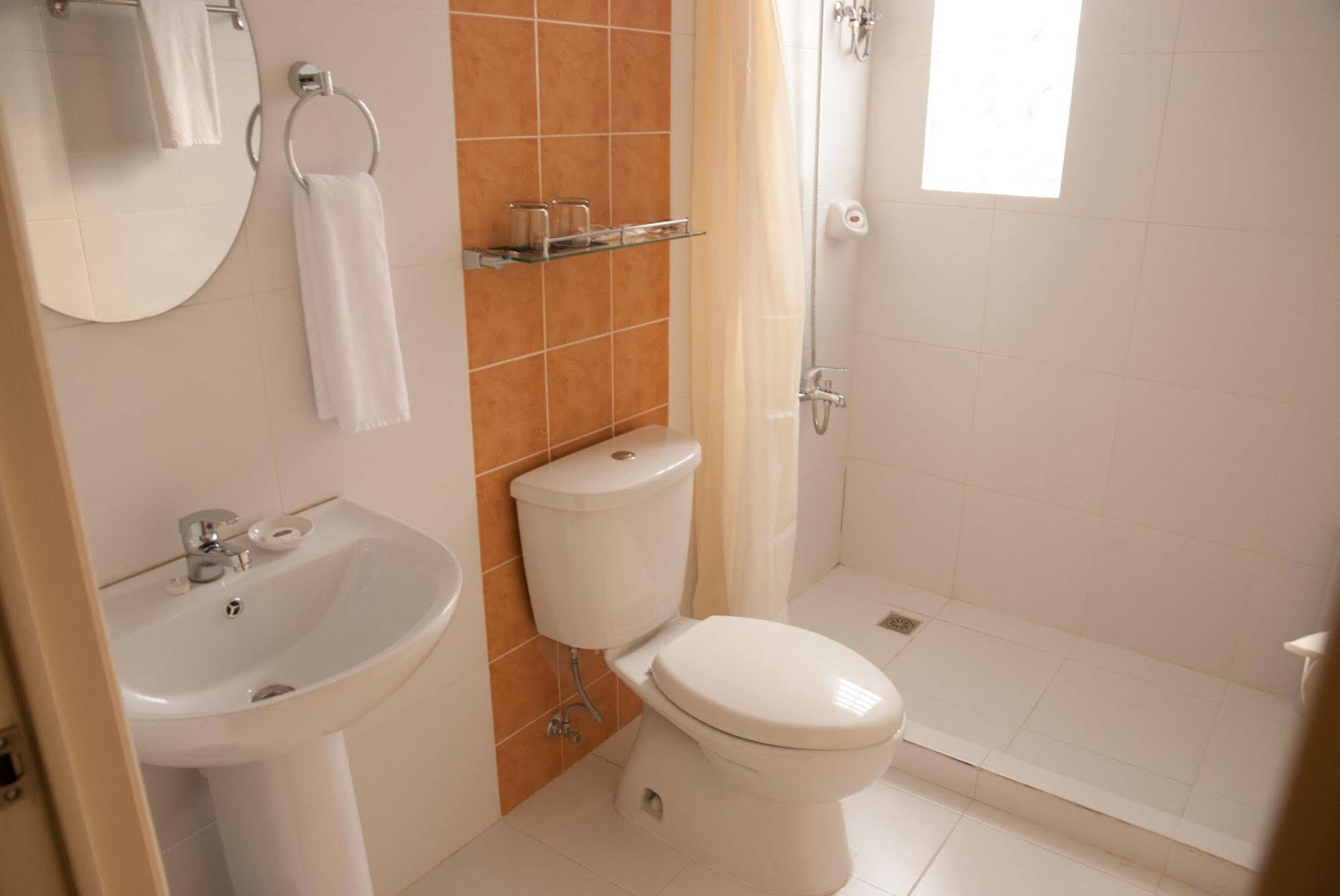 M Suites Hotel Makati City Eksteriør bilde