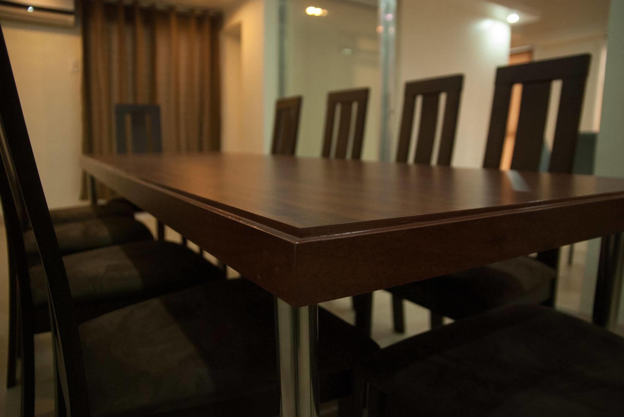 M Suites Hotel Makati City Eksteriør bilde